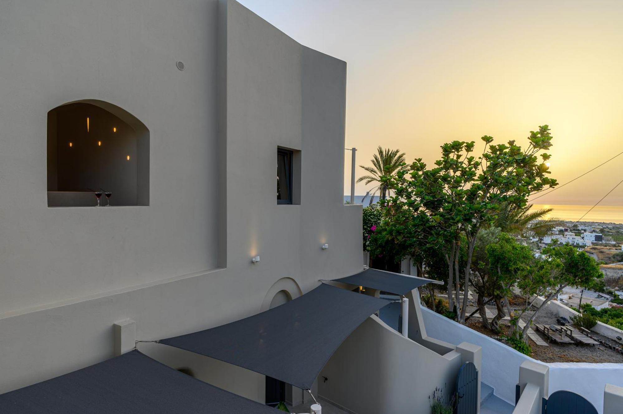 Galaria Serenity Suites Vothon Exterior photo