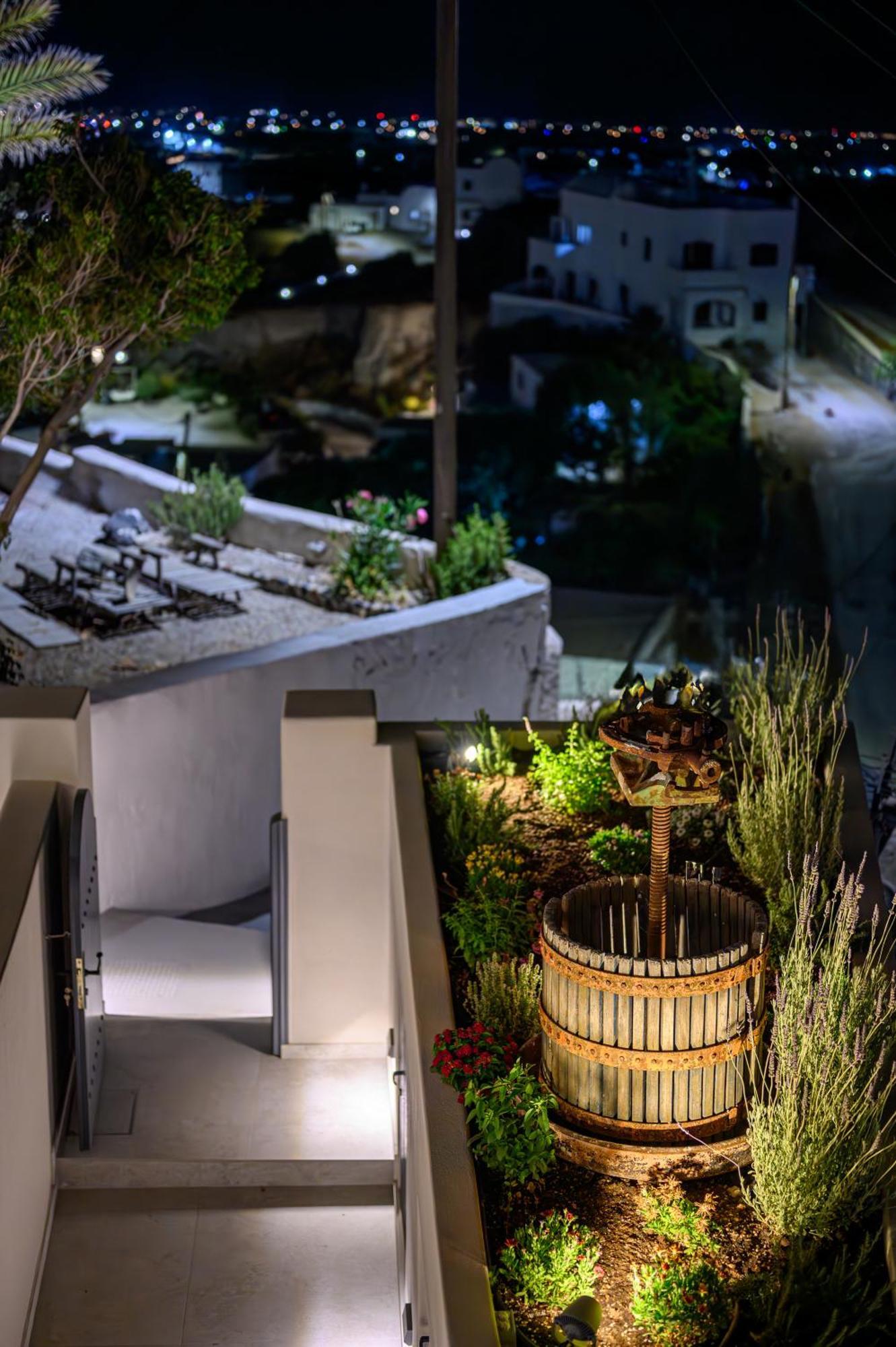 Galaria Serenity Suites Vothon Exterior photo