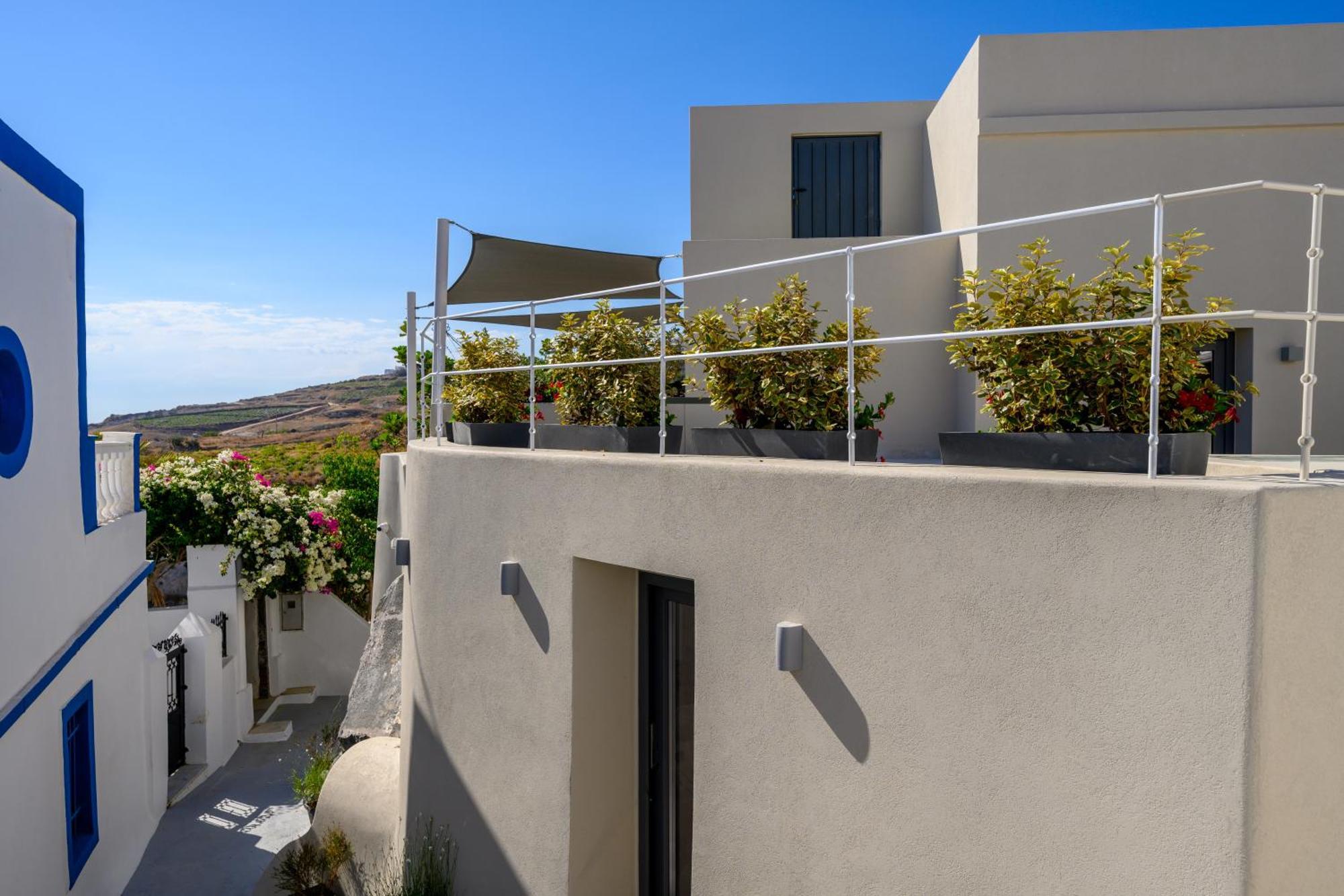 Galaria Serenity Suites Vothon Exterior photo