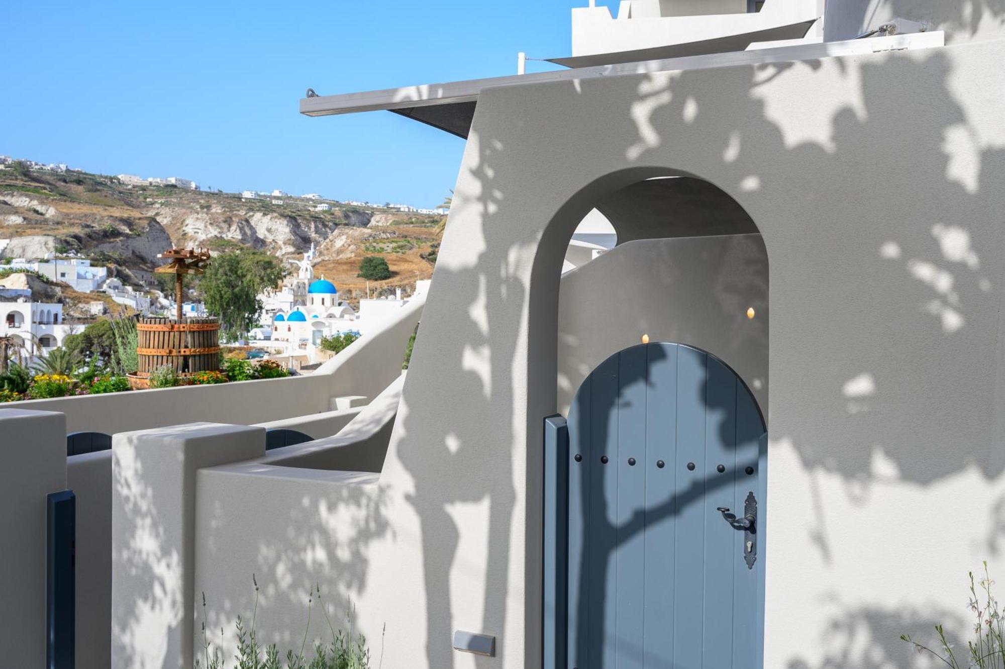 Galaria Serenity Suites Vothon Exterior photo