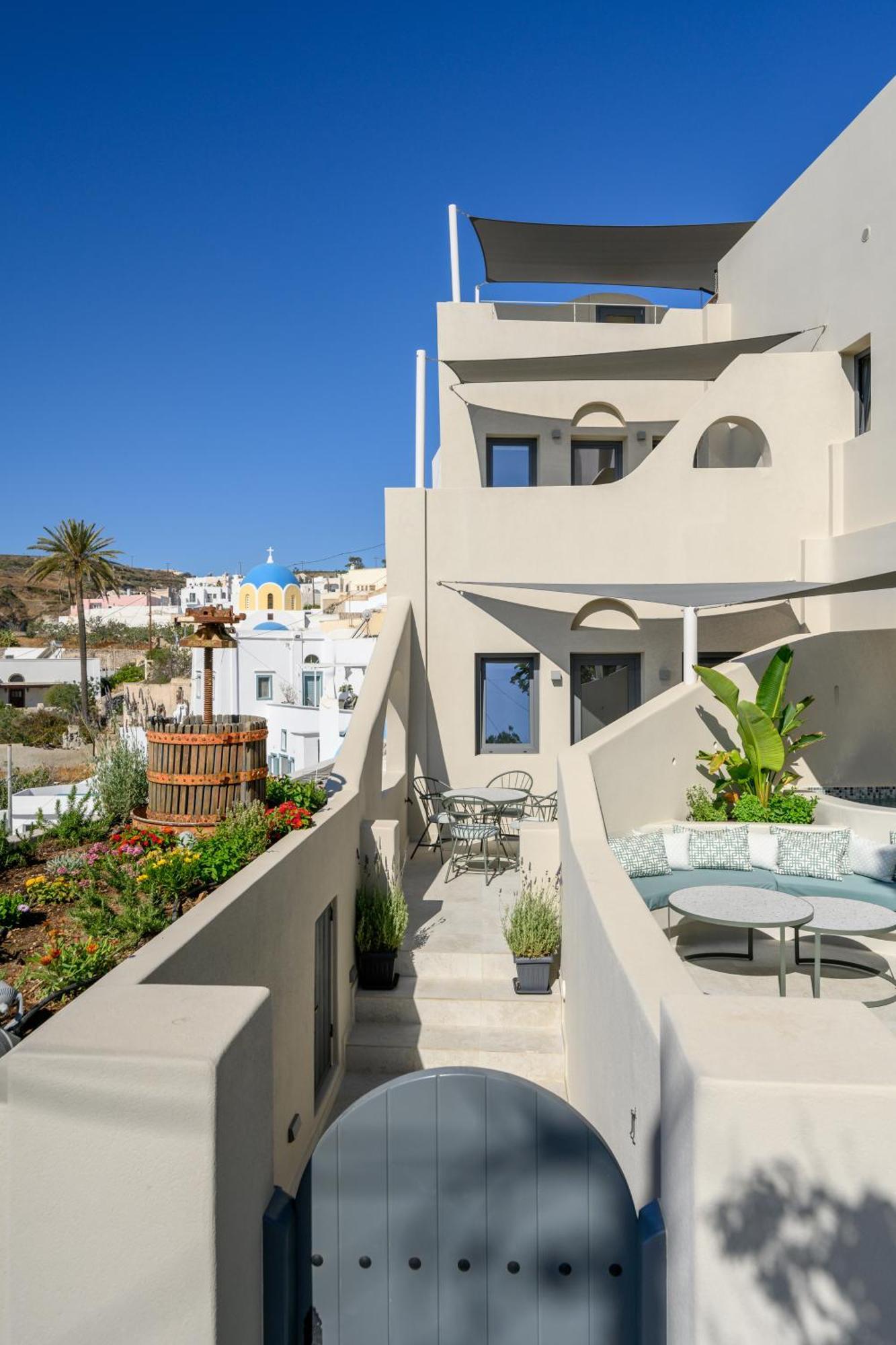 Galaria Serenity Suites Vothon Exterior photo