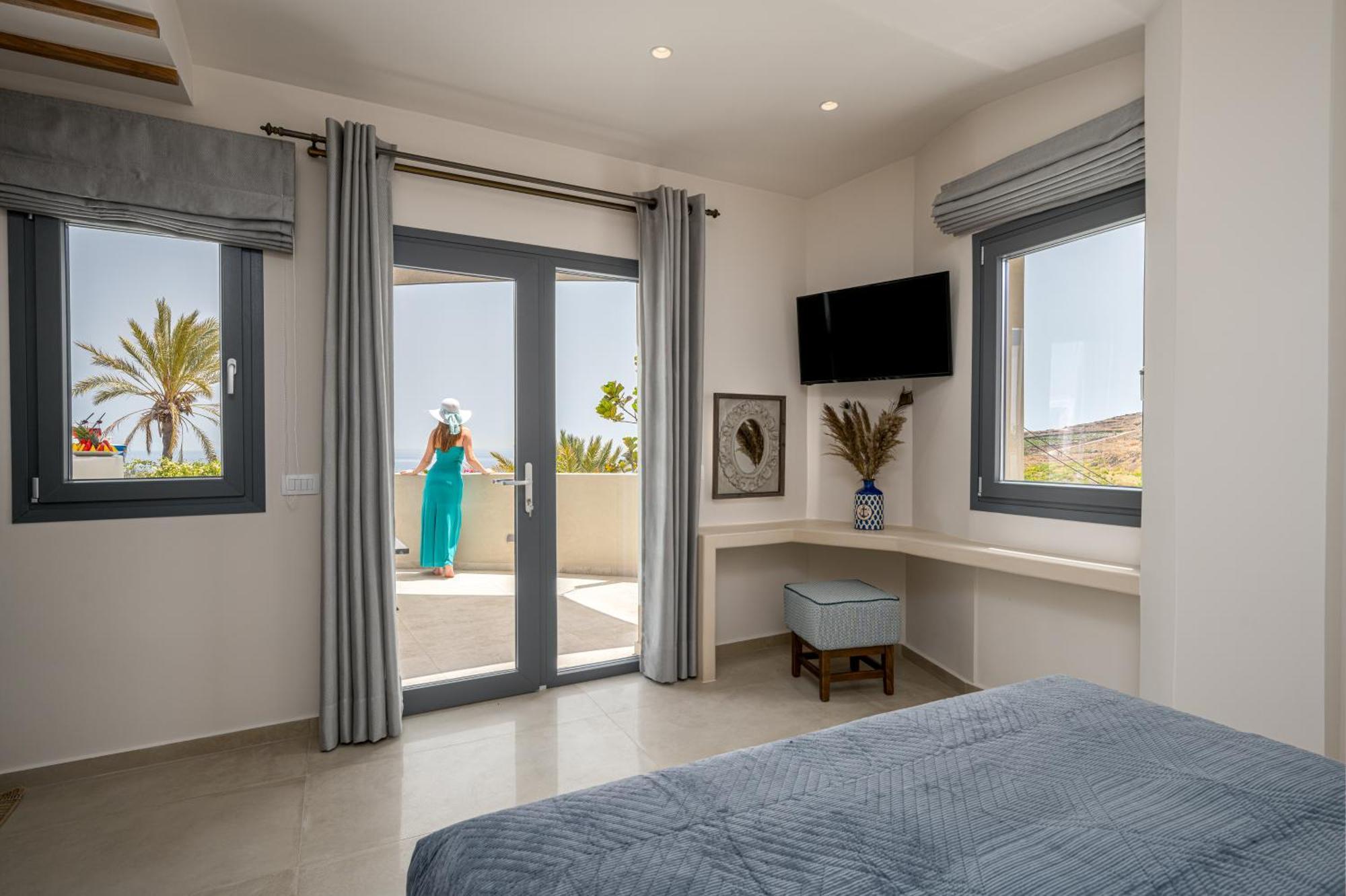 Galaria Serenity Suites Vothon Exterior photo