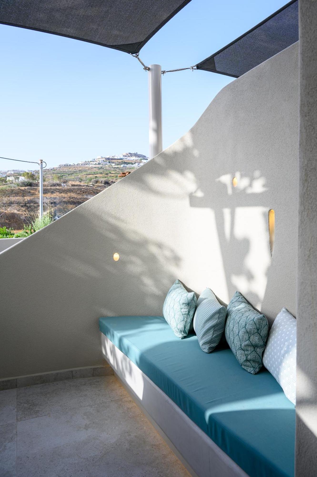 Galaria Serenity Suites Vothon Exterior photo