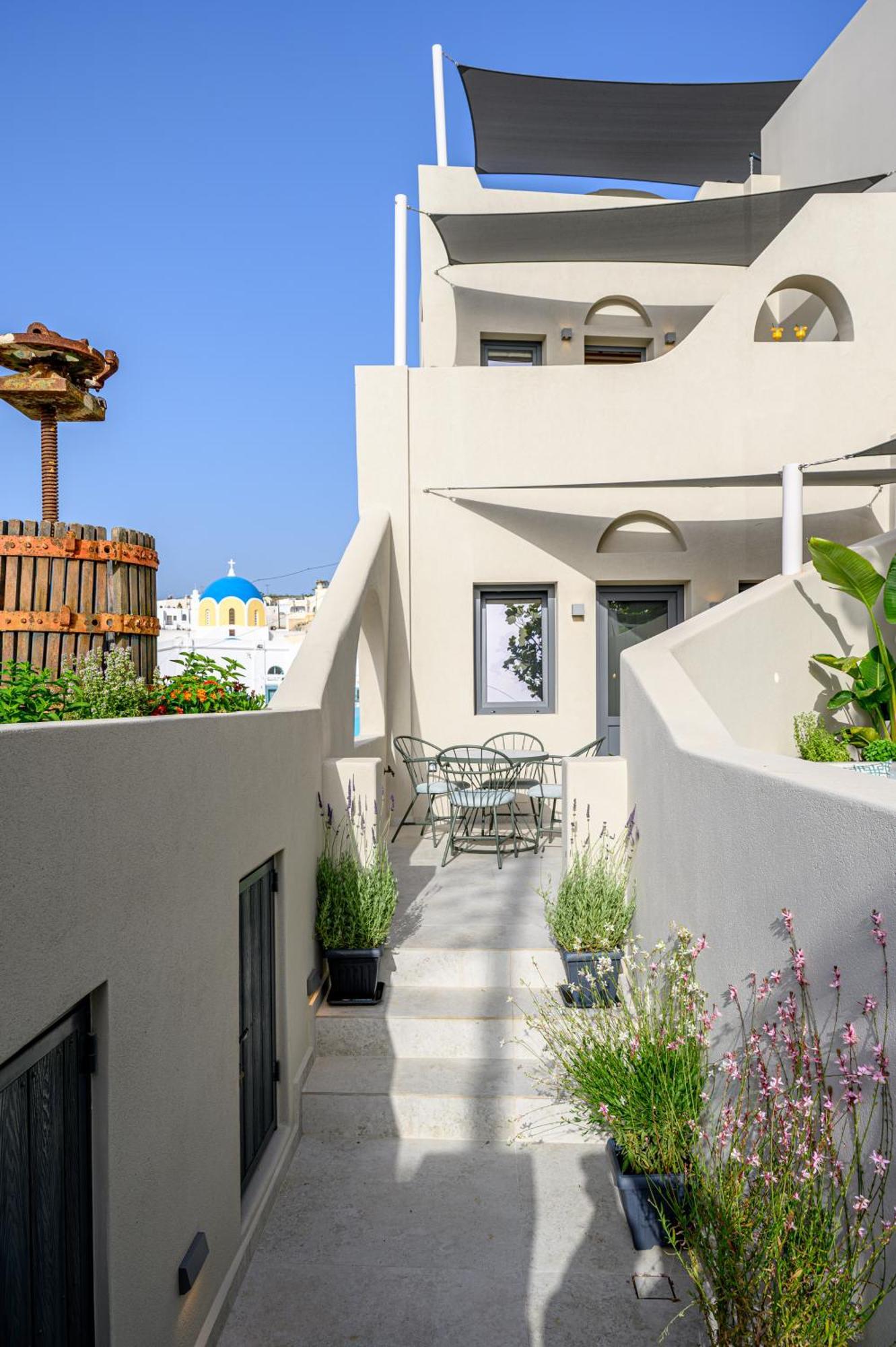Galaria Serenity Suites Vothon Exterior photo